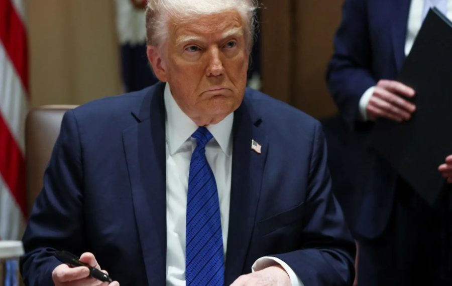 Trump assina ordem executiva para mudar regras eleitorais nos EUA e cita Brasil como exemplo