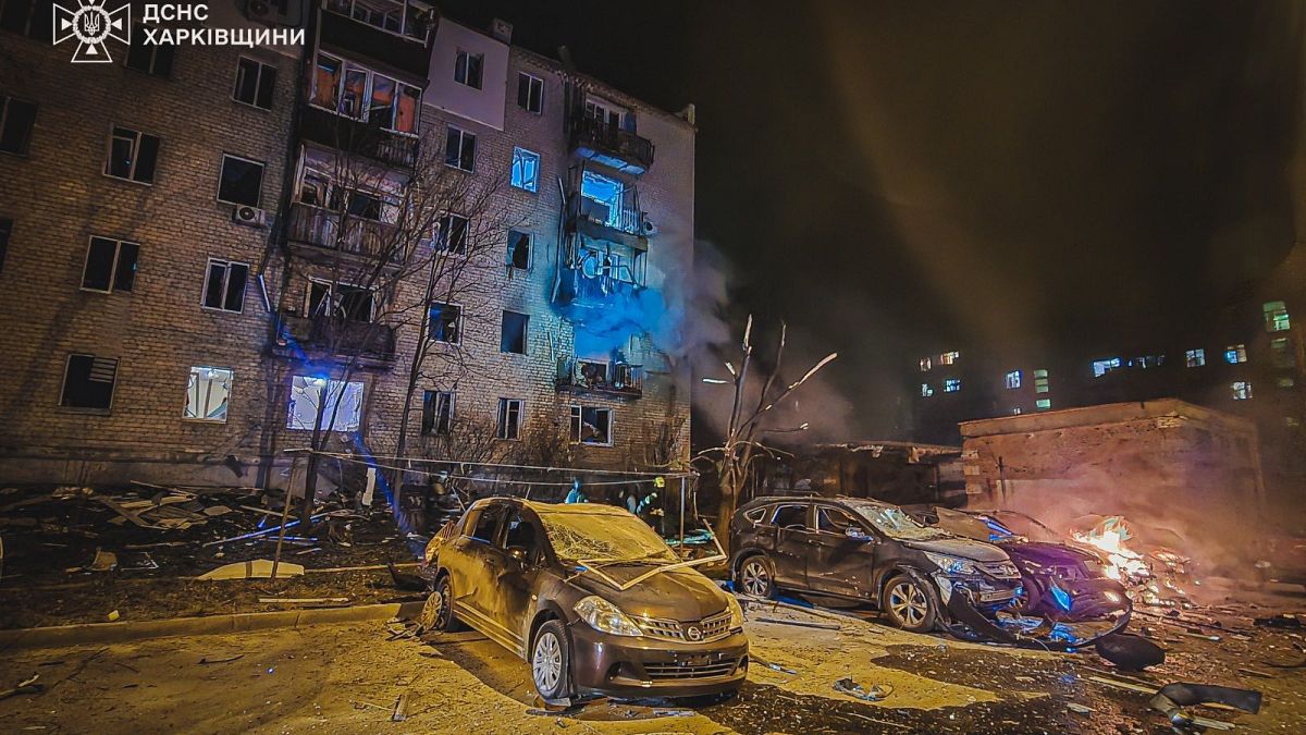 Novo ataque russo a um bairro residencial em Kharkiv faz vítimas