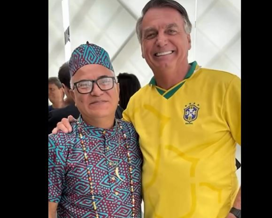 Pai da Santo de Anitta vai a ato bolsonarista na Paulista e recebe críticas