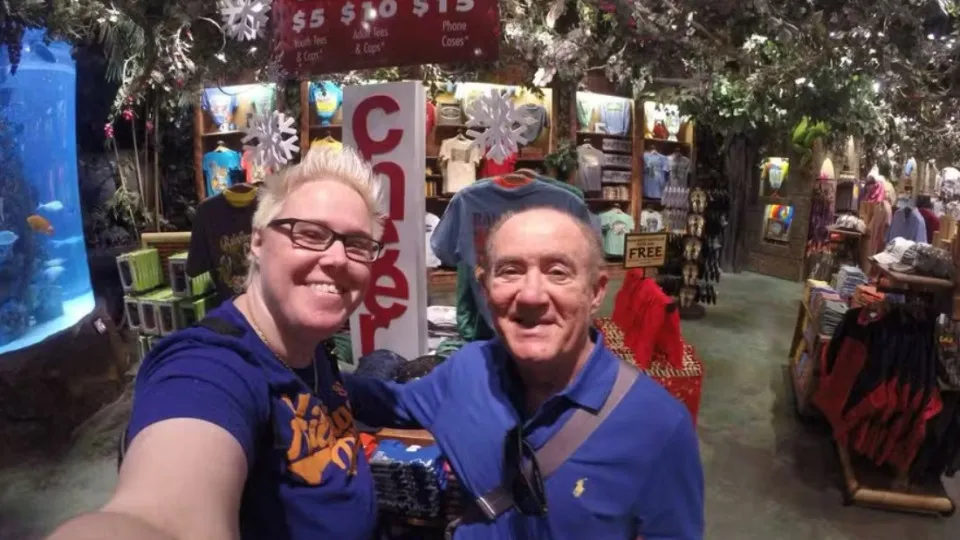 Filha LGBT de Renato Aragão dirige Uber e pede ajuda online