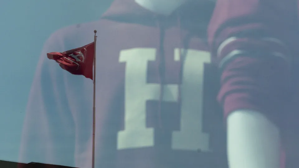 Harvard recusa exigências da Administração Trump e perde financiamento