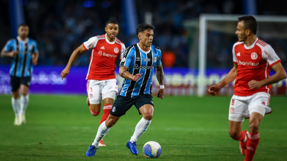 Grêmio e Internacional fazem Gre-Nal 447 na busca da reabilitação no Brasileirão