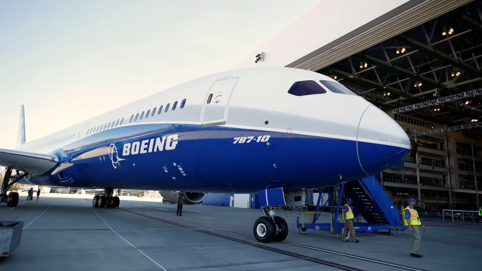 Presidente da Boeing diz que China suspendeu compras de aviões