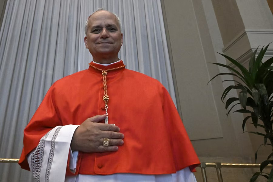 Robert Francis Prevost é o novo papa da Igreja Católica e escolhe o nome de Leão XIV