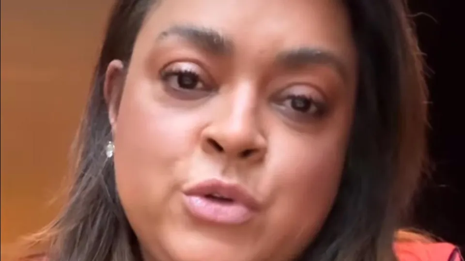 Preta Gil atualiza fãs ao chegar nos EUA para tratamento experimental