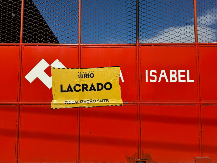 Prefeitura lacra garagens da Vila Isabel e da Real