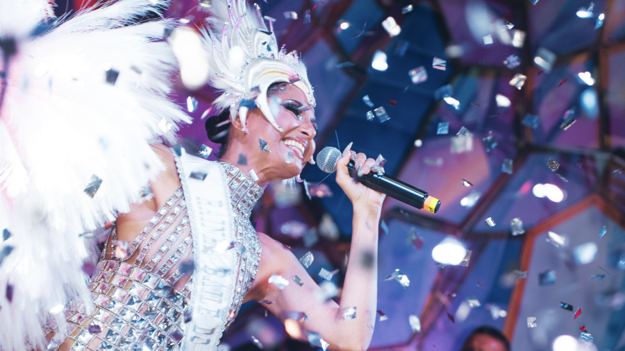 BAILE DO COPA REÚNE FAMOSOS NO RIO 