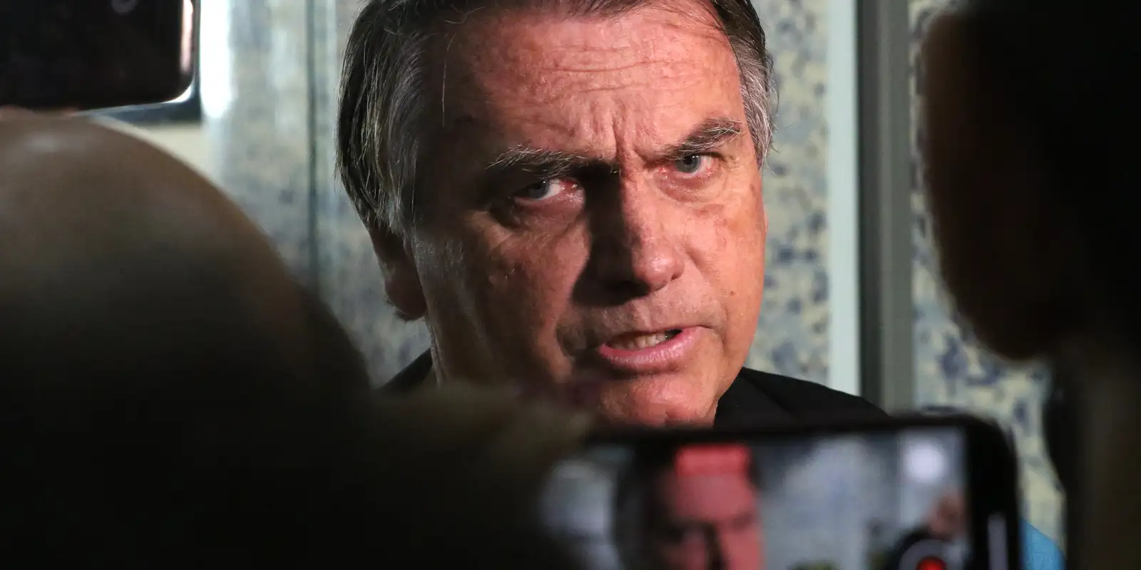 Defesa diz que Bolsonaro não tinha conhecimento sobre vídeo de Eduardo