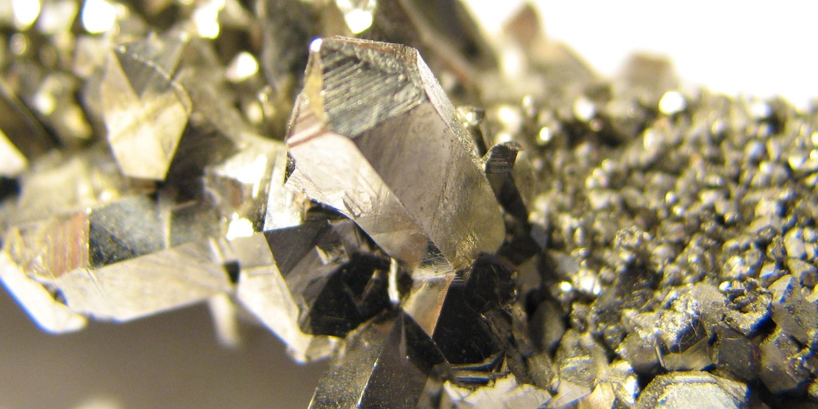 Brasil tem vazio estratégico em minerais críticos, diz especialista
