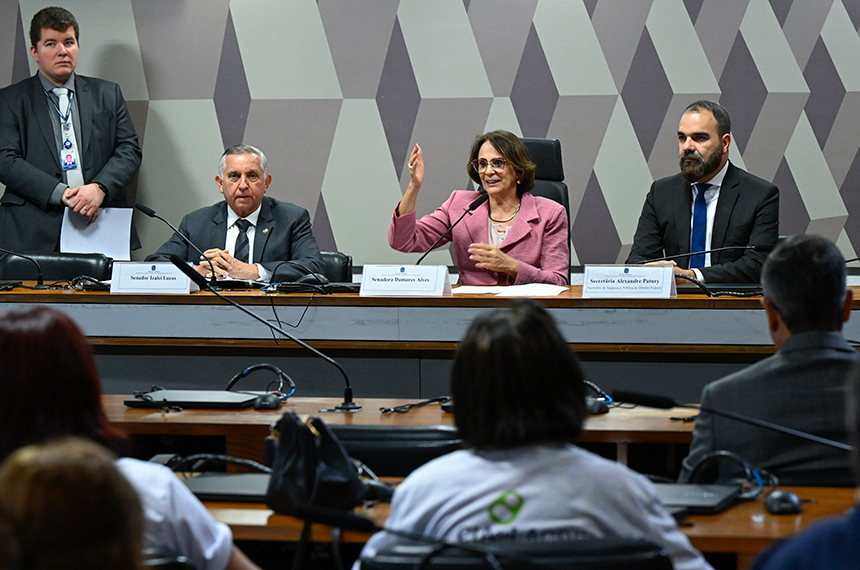Congresso instala Frente Parlamentar de Defesa dos Feirantes