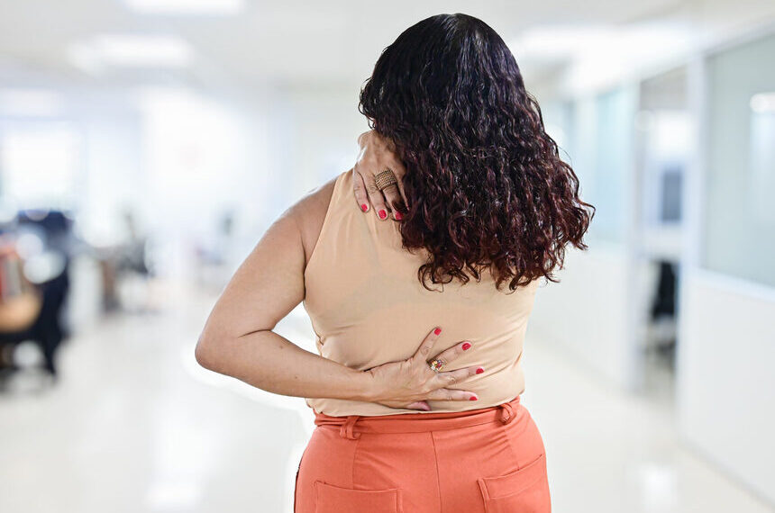 Pessoas com dor crônica terão atendimento integral garantido pelo SUS