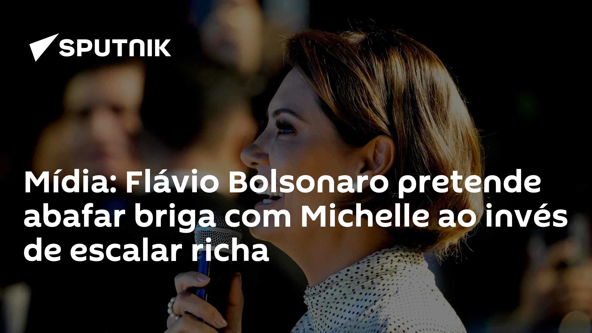 Mídia: Flávio Bolsonaro pretende abafar briga com Michelle ao invés de escalar richa