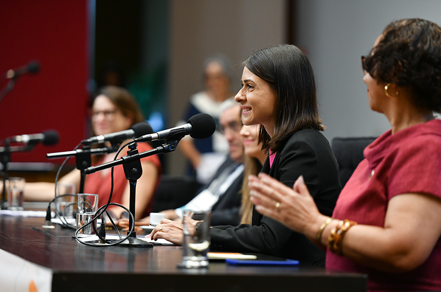 Senado leva ao ComPública debate sobre combate à desinformação