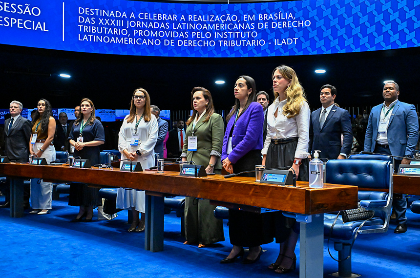Importância do direito tributário é destacada em sessão especial