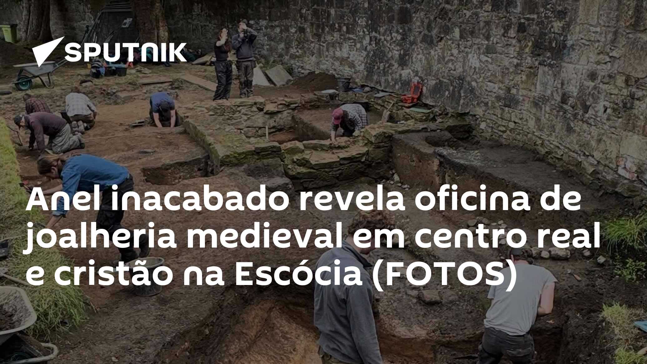 Anel inacabado revela oficina de joalheria medieval em centro real e cristão na Escócia (FOTOS)