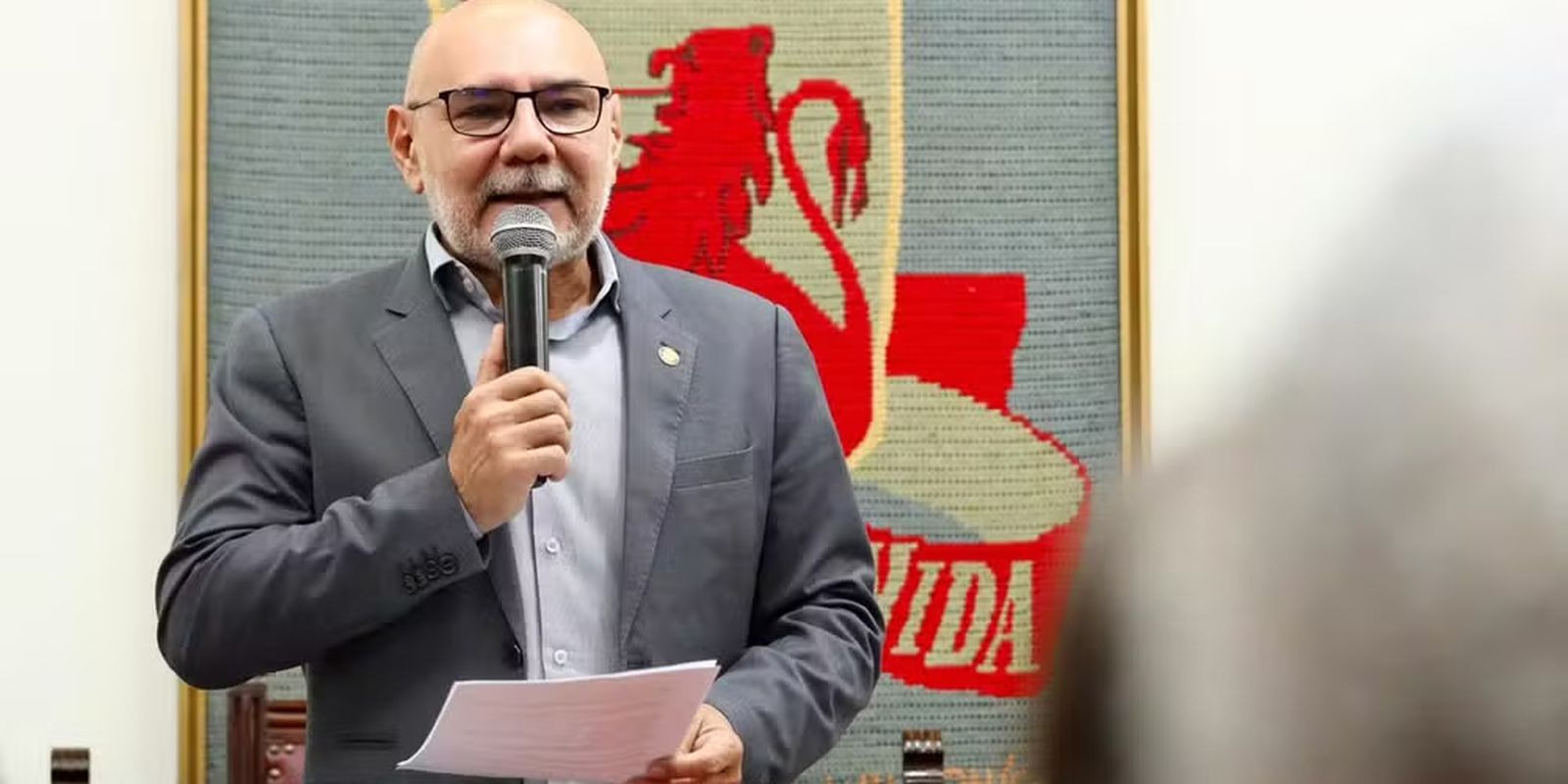 Reitor da UFPE estima prejuízo de incêndio em cerca R$ 100 milhões